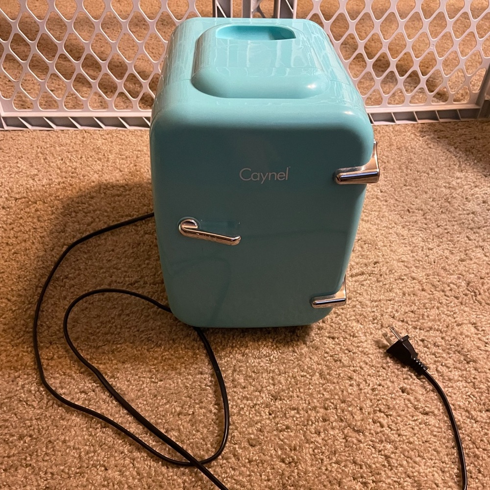 Mini fridge